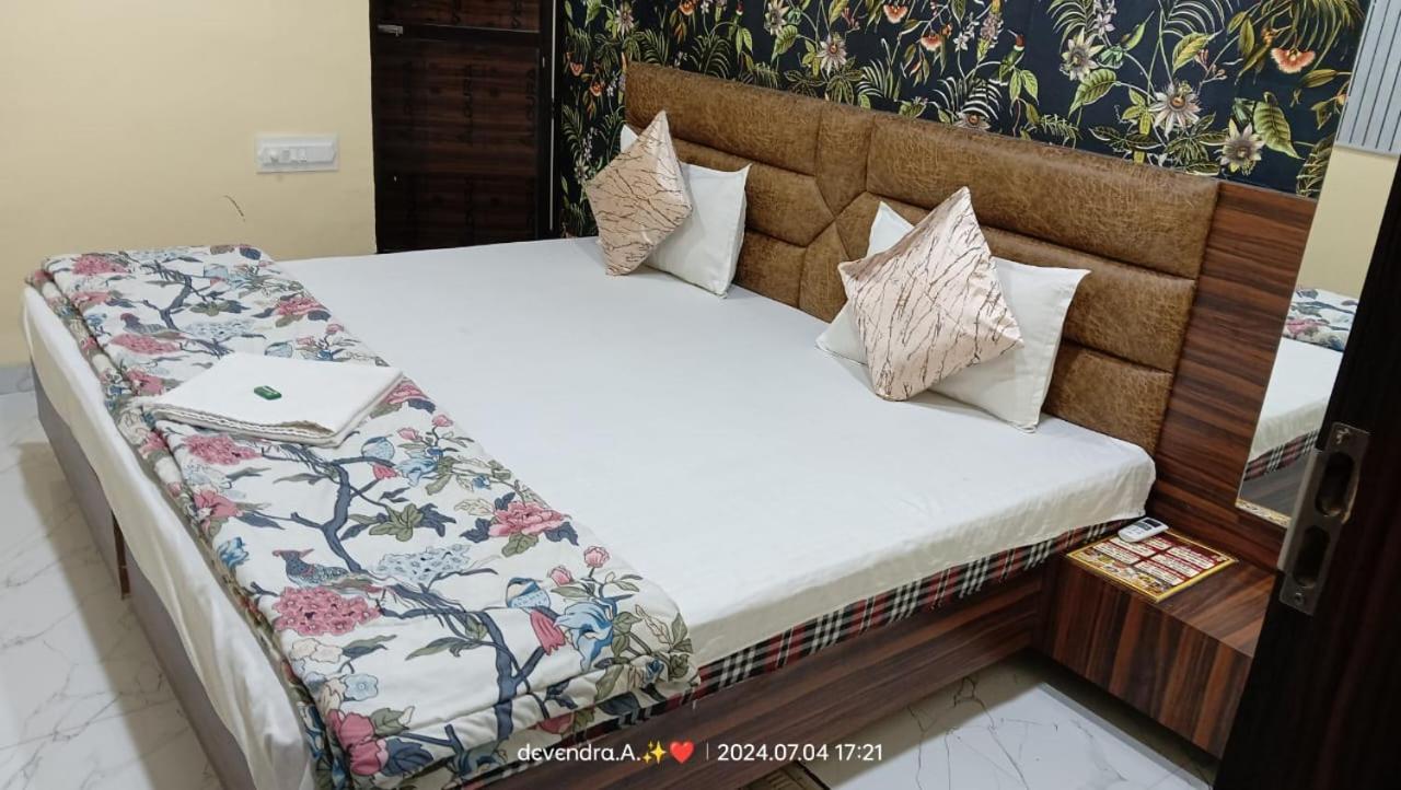 Hotel Ganga Sagar 乌贾因 外观 照片