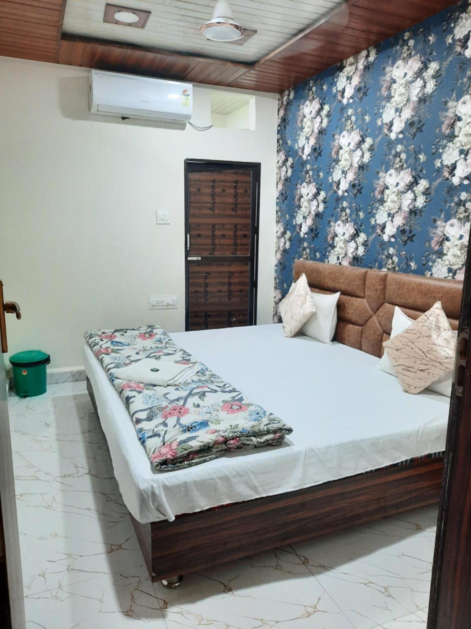 Hotel Ganga Sagar 乌贾因 外观 照片